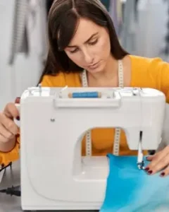Utilisateur de la machine couture